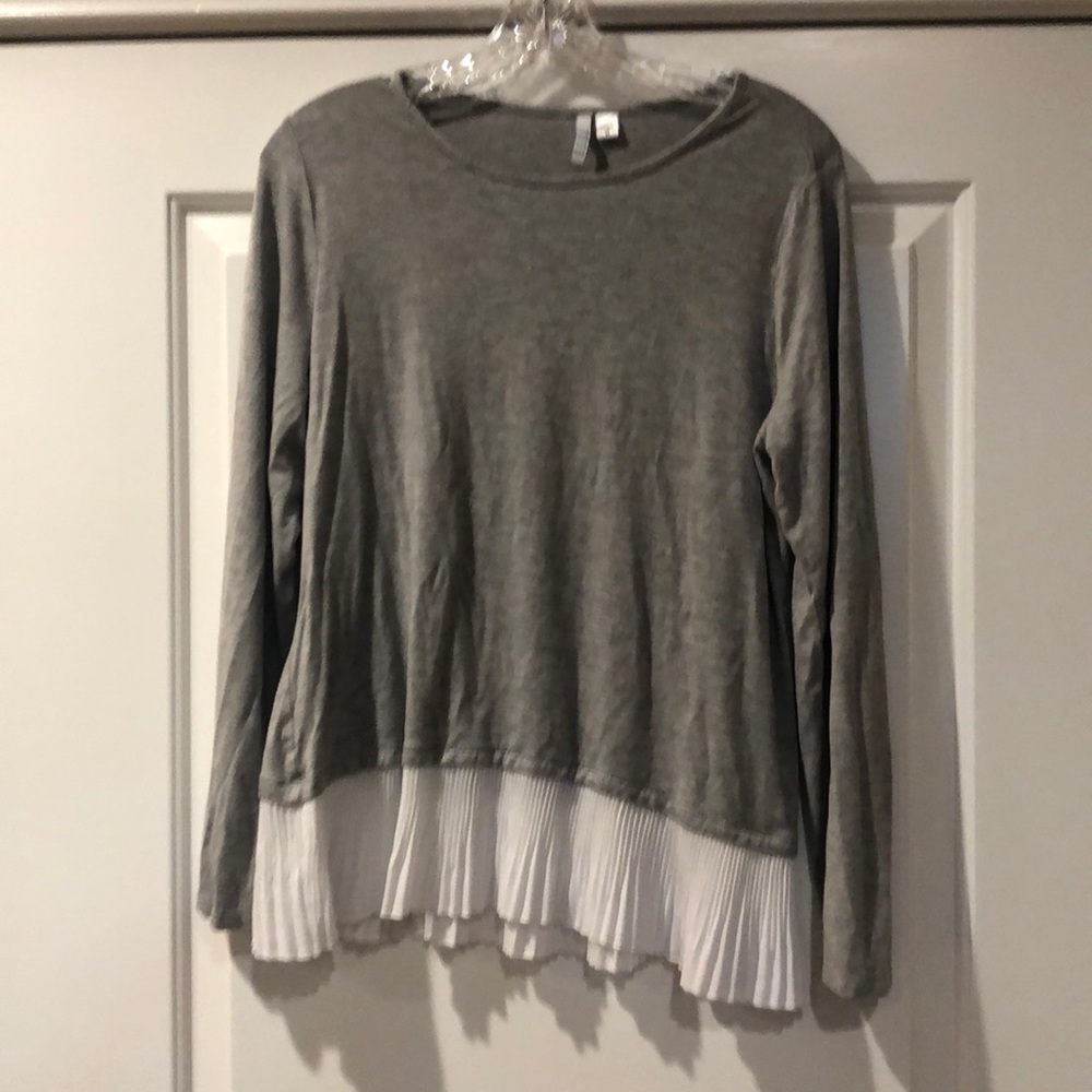 Knit Gray Blouse with frill
